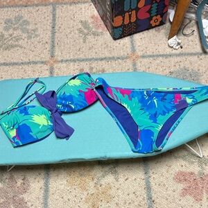 American Eagle Outfitters M Tropical Colorful Floral Bikini Set